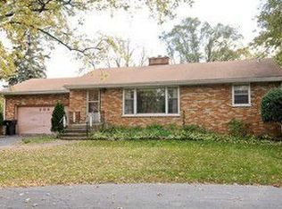 209 E School Ln, Prospect Heights, IL