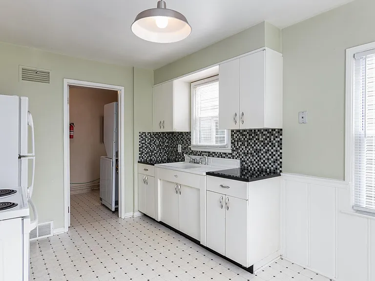 2073 Garfield St — Photo 5