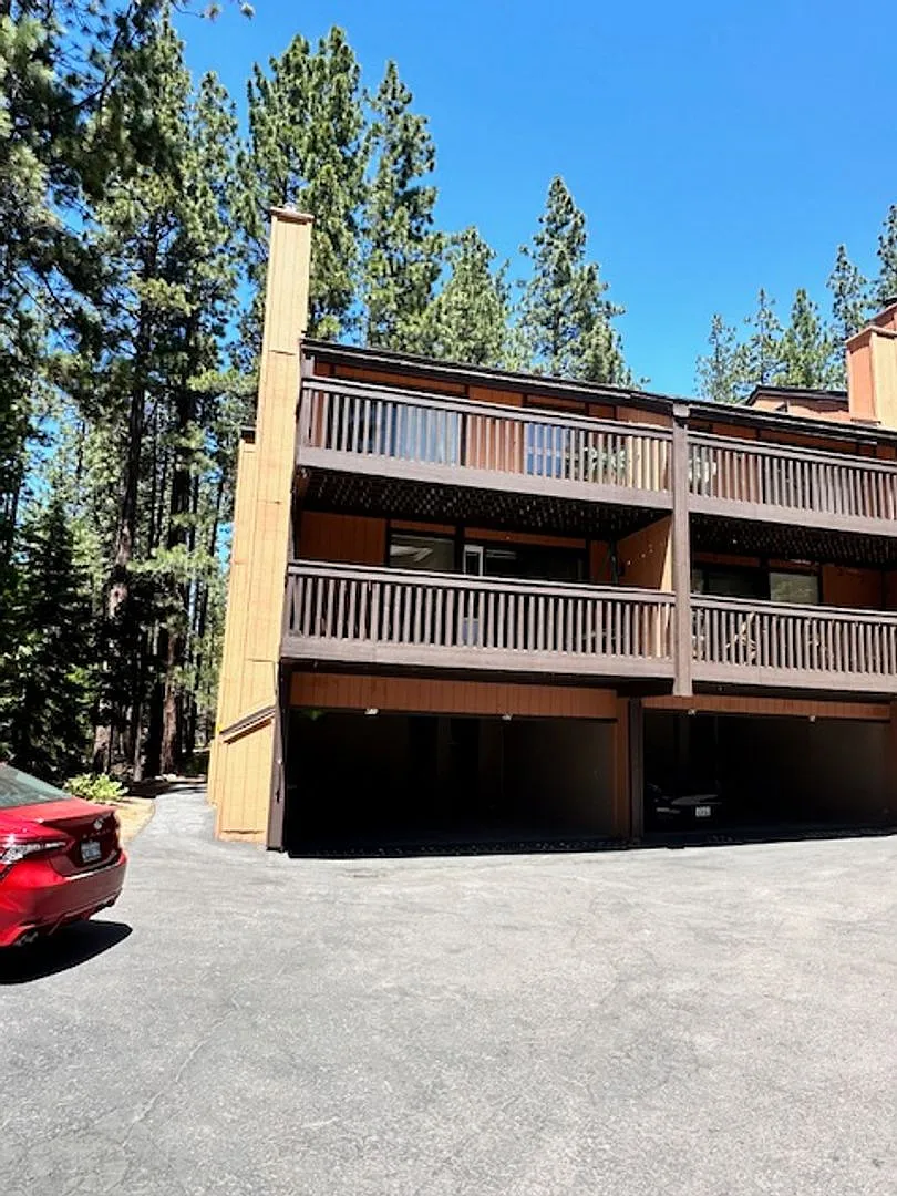 True Skier's Condo! Available for a Seasonal tern rental (3-6 months). Call me today!! — Photo 1