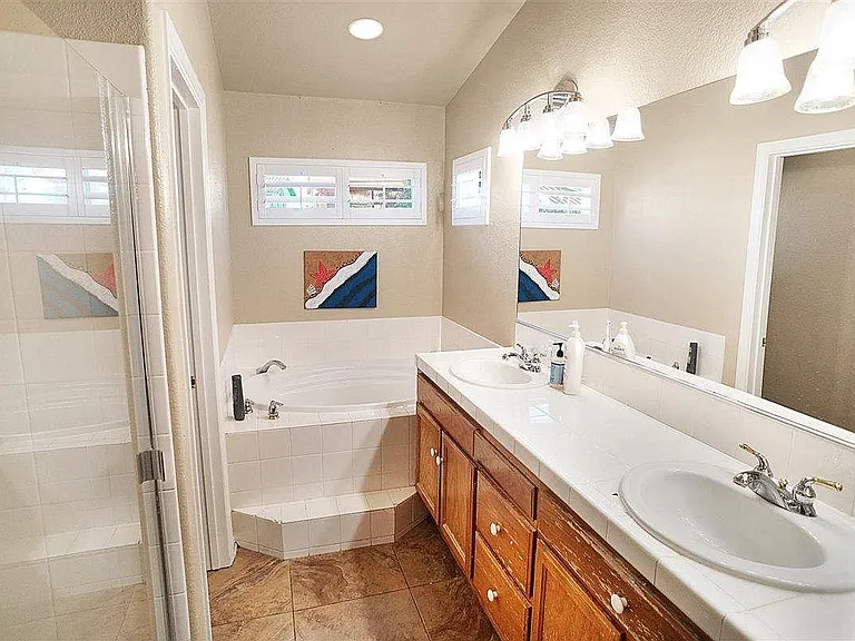 5601 W Avenue L1 — Photo 9