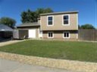 1737 Ceylon St, Aurora, CO 80011