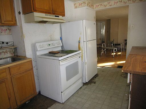 4th image of 1246 Rosemont Ave