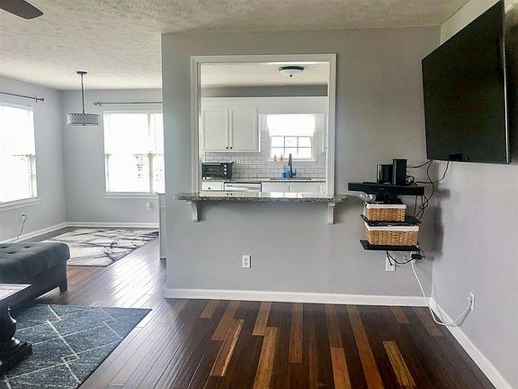 4th image of 840 Red Clover Ave