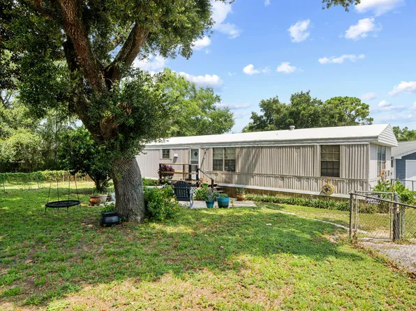 206 Squirrel Haven Rd, Mary Esther, FL 32569