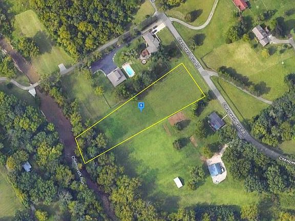 2nd image of 5604 Chenoweth Run Rd