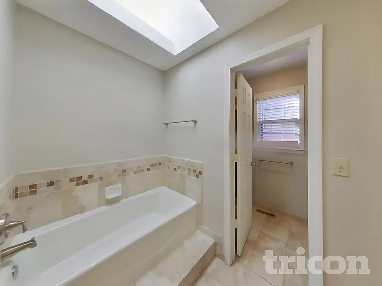 11009 W 131st St — Photo 13
