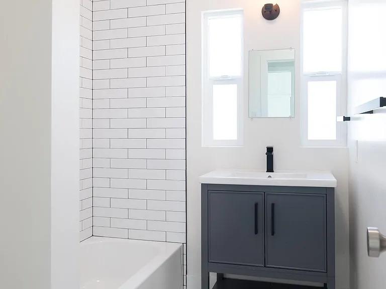 3941 Arlington Ave #1/2 — Photo 8