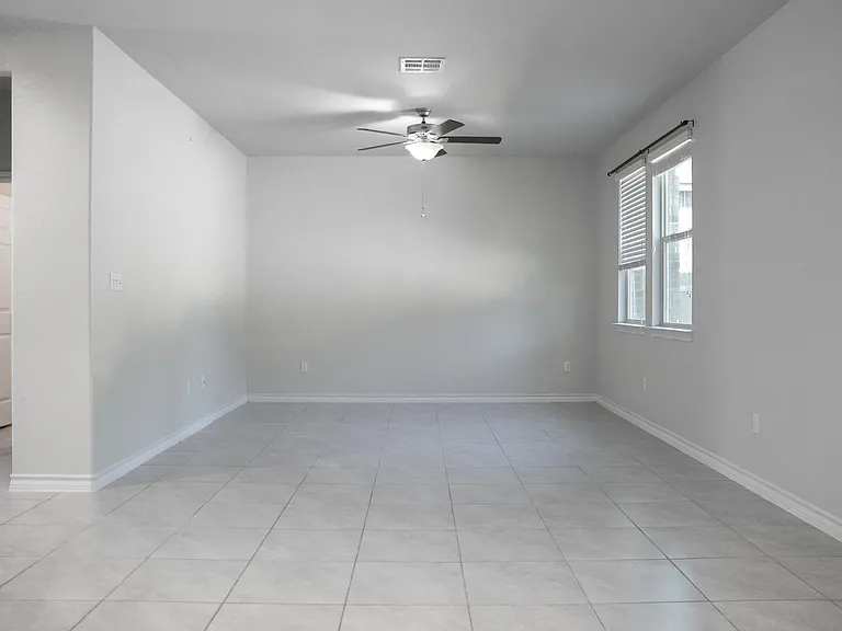 341 Mary Max Cir — Photo 8