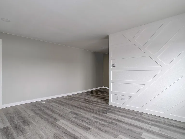 1 and 2 Bedroom Modern Renovated Living with a Community Courtyard & Dog Park in North Denver — Photo 21