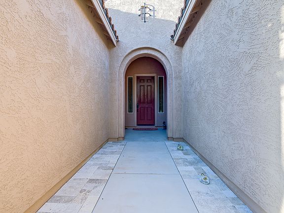 4th image of 8433 N 181st Dr