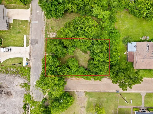 2204 Polk St, Greenville, TX 75401