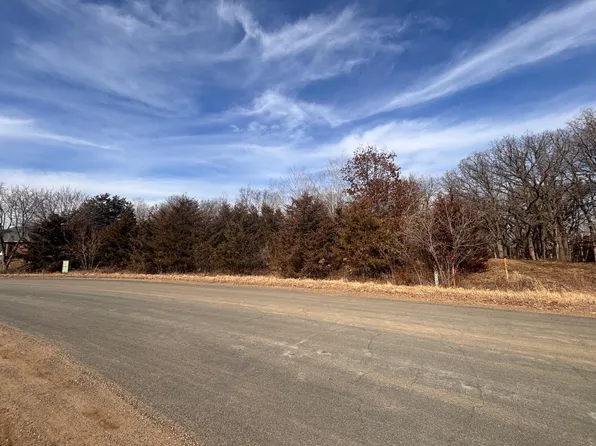 709 Crosby Dr, Hudson, WI 54016