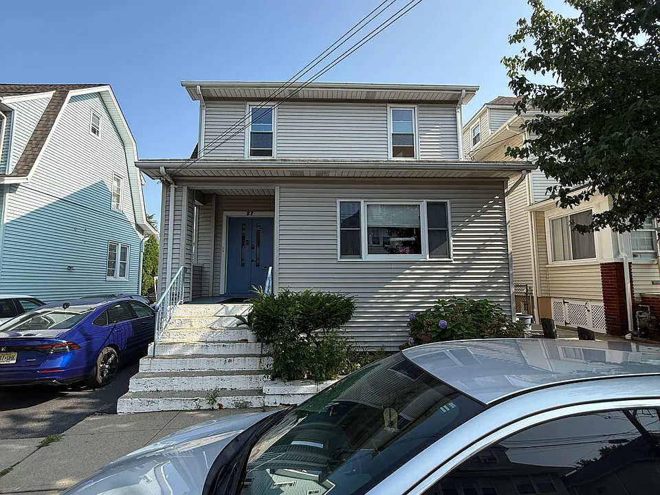 27 Piaget Ave #2