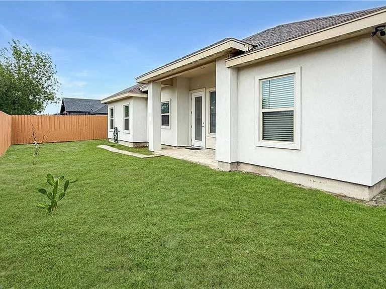 5106 Sebastian Dr — Photo 40