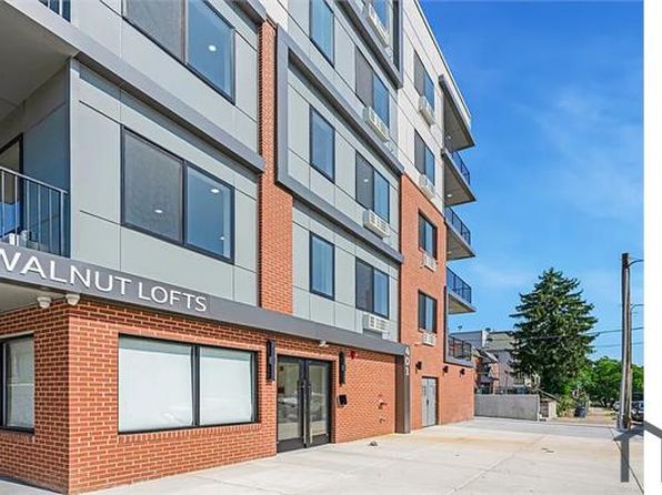 401 E Walnut Ln #206