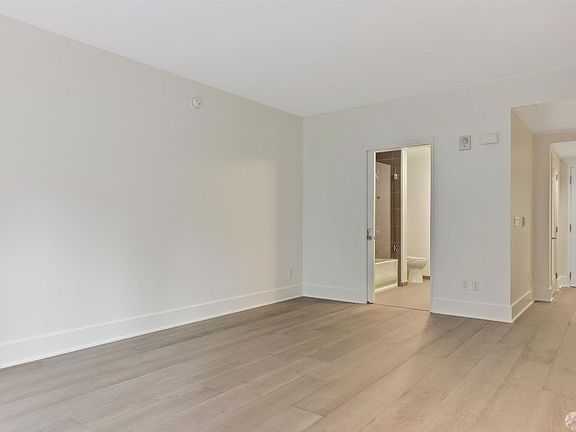5th image of 1075 Market St Unit 203