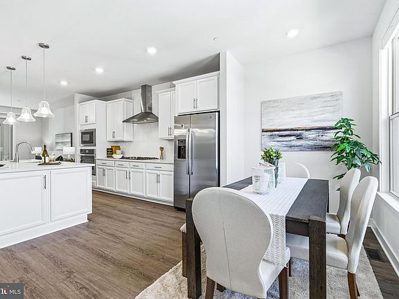 3rd image of 6109 Stonecat Ct