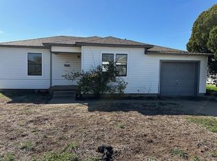 1104 E Chestnut St, Altus, OK 73521