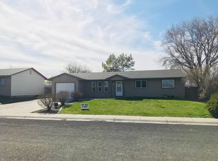 1425 Mountain View Dr, Gooding, ID 83330