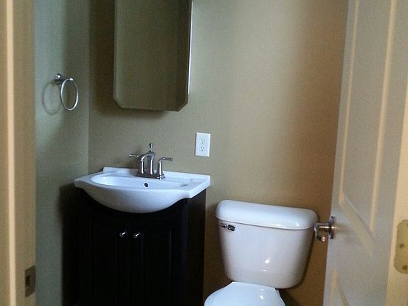 Upstairs 1/2 bath