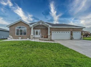 819 W Garfield Ave, Peotone, IL 60468