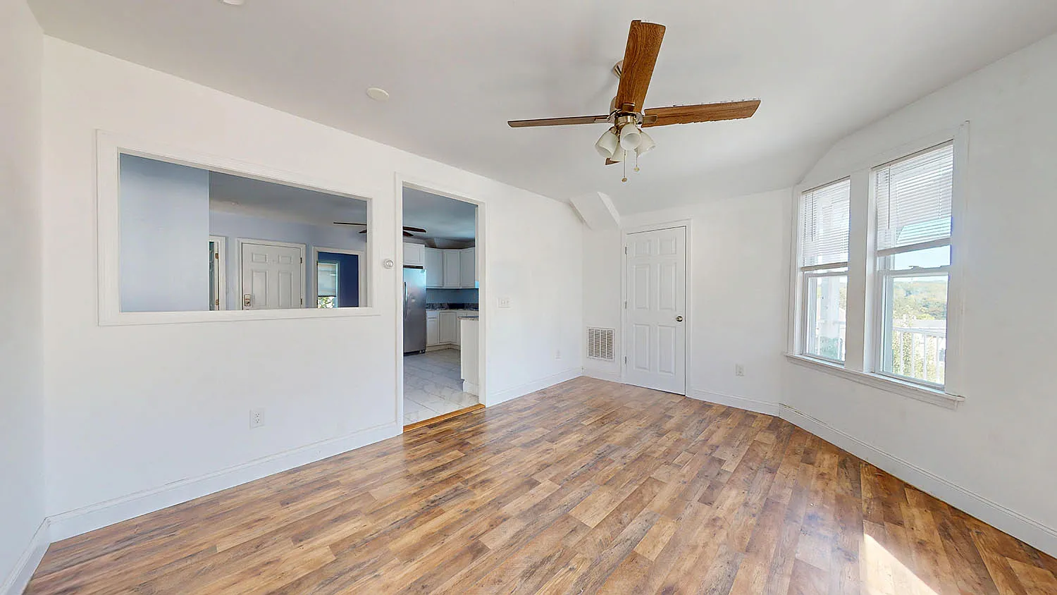 3 bed, $2,200 — Photo 2