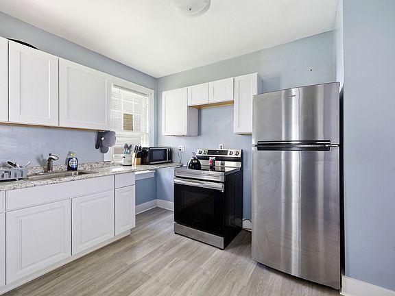 2nd image of 48 Crystal St
