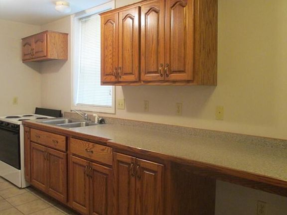 3rd image of 1432 Legore Ln #B