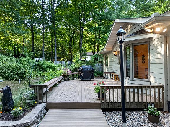 3rd image of 22177 Ministers Point Rd