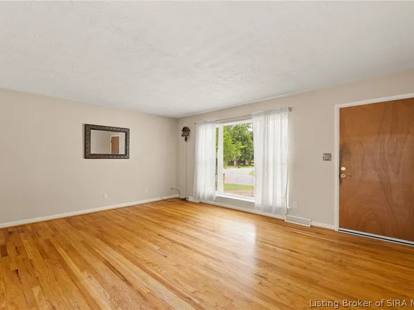 2502 Pamela Drive, New Albany, IN 47150