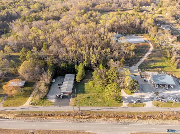 1429 Elm Dr, Killen, AL 35645