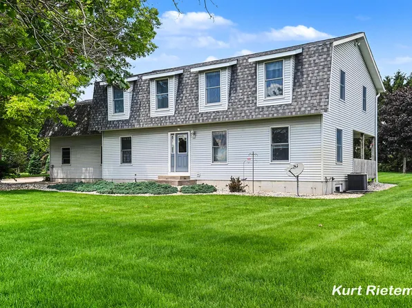 3459 44th St, Hamilton, MI 49419