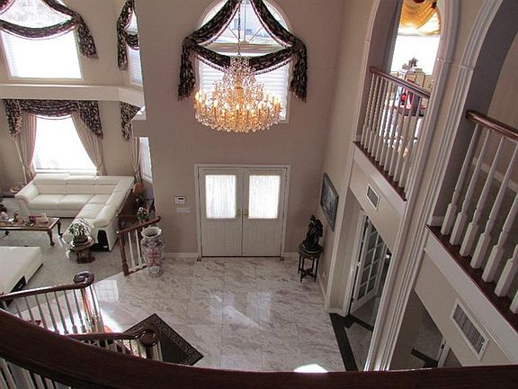 5th image of 18490 Tarpon Ln