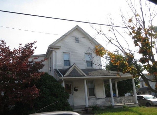 2nd image of 200 E 14th St
