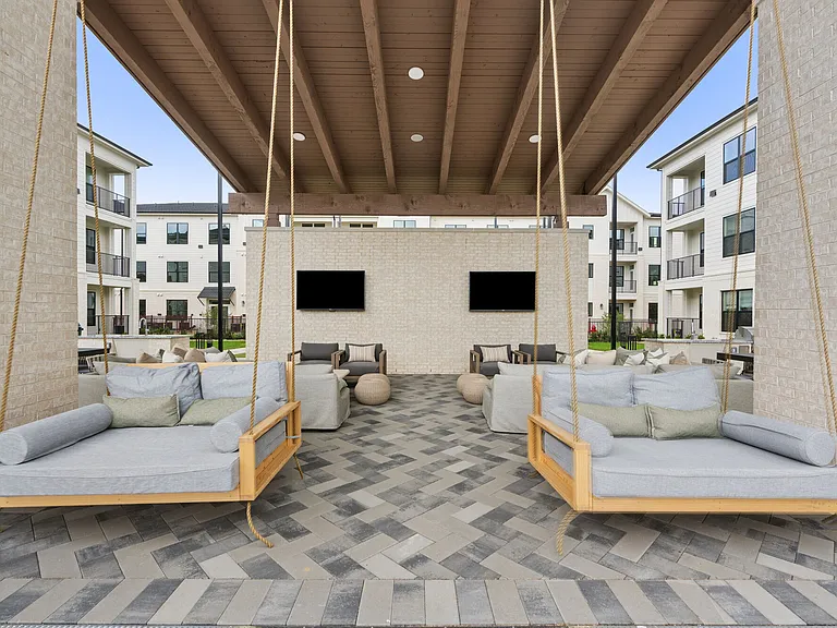 Lenox Katy Grove — Photo 10