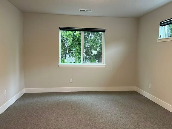 5th image of 9713 NE 29th Ave