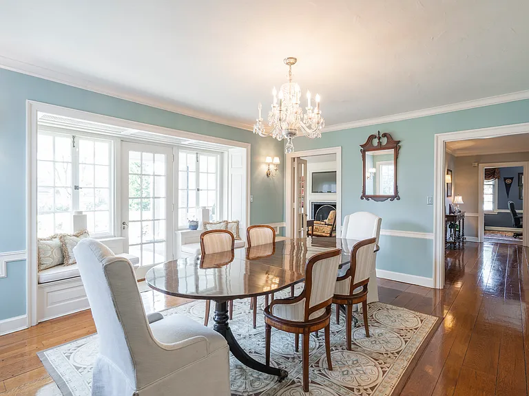 601 Harriton Rd — Photo 18