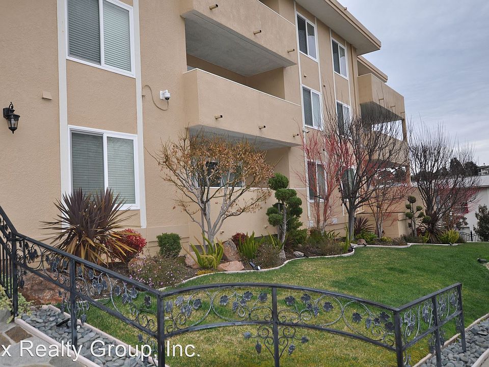 1st image of 1326 Palos Verdes Dr APT 2