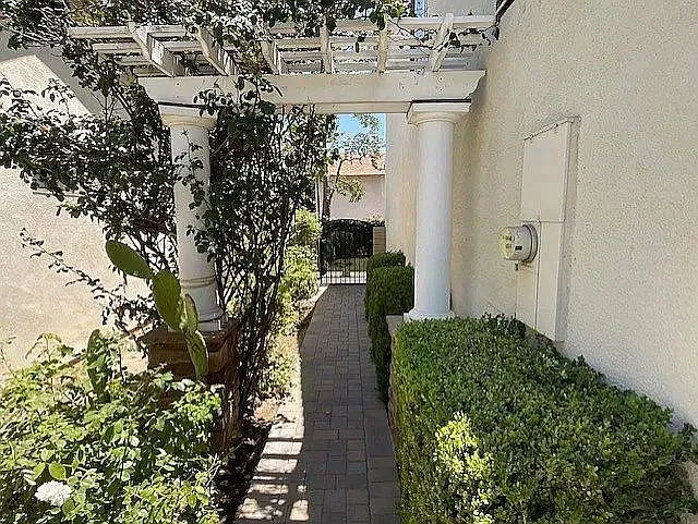 23794 Va Kannela in Valencia, CA 91355 — Photo 3