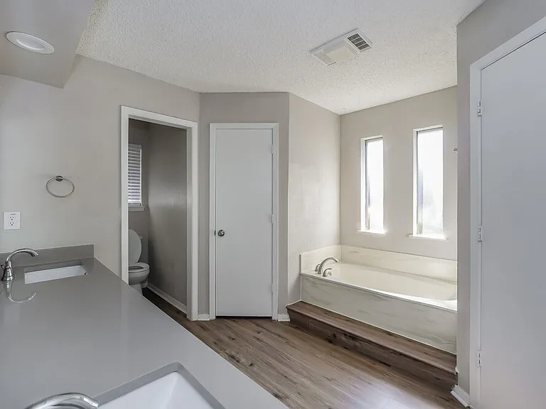 5732 Bermuda Dr — Photo 13