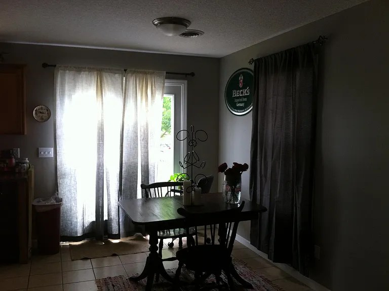 719 Liberty St — Photo 2