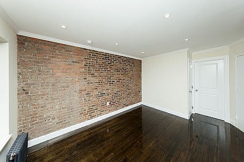 3rd image of 441 E 9th St APT 5