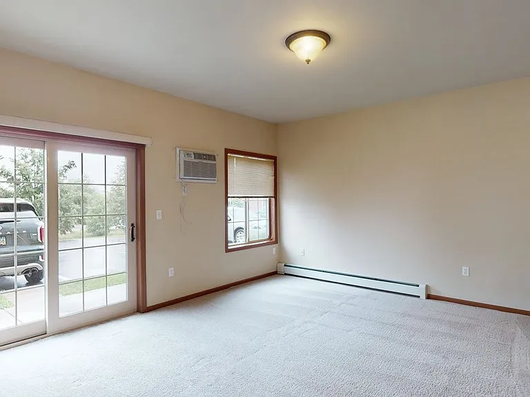 Grand River Estates — Photo 11