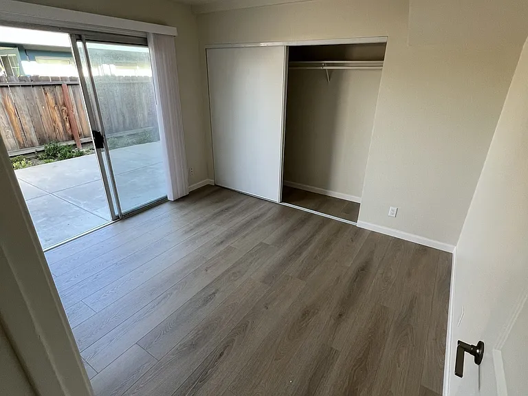 490 Rajkovich Way #B — Photo 9