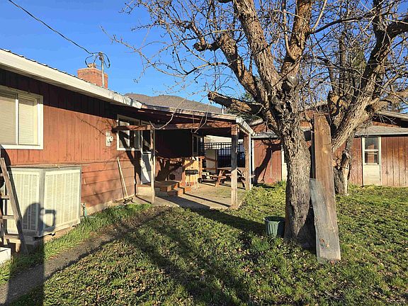 5th image of 11825 Diggles St