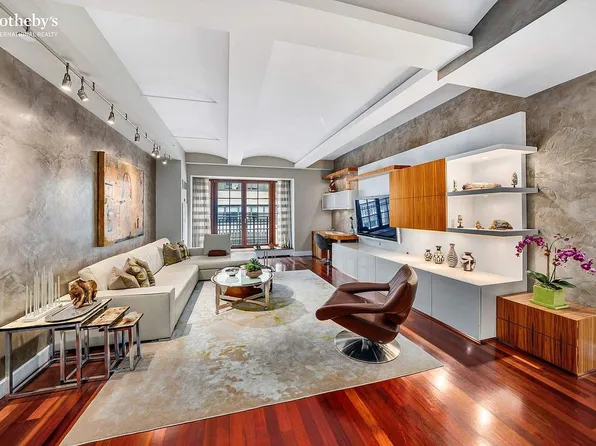 43 W 64th St #4B, New York, NY 10023