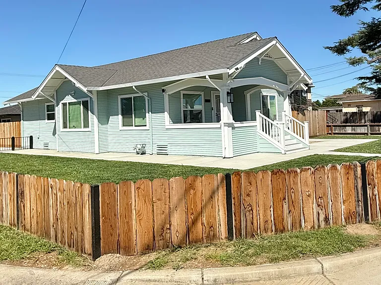 4701 Elm St — Photo 1