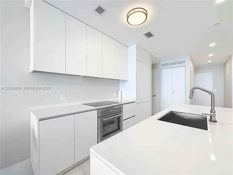 700 NE 24th St #4904 — Photo 11
