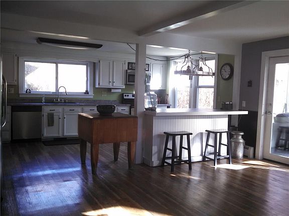 2nd image of 18 Angelica St