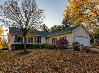 5 Oak Glen Ct, Madison, WI 53717